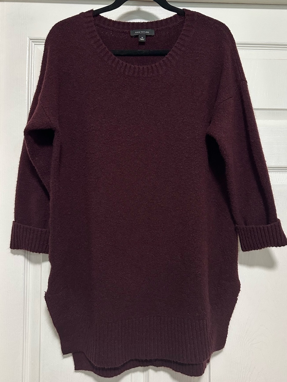 Ann Taylor Women’s M Burgundy Wool Blend Tunic Sweater